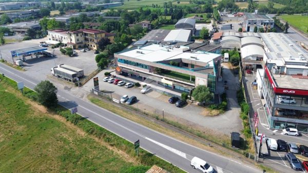 locale commerciale in vendita a Mazzano in zona Molinetto