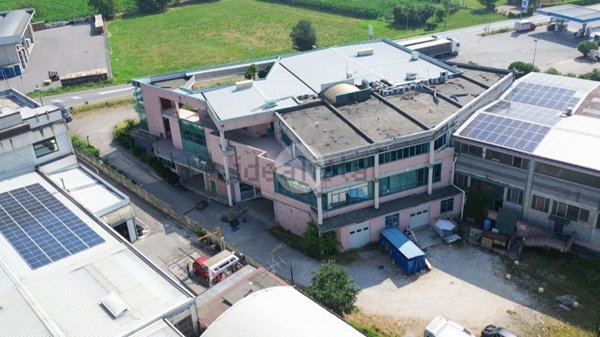 locale di sgombero in vendita a Mazzano