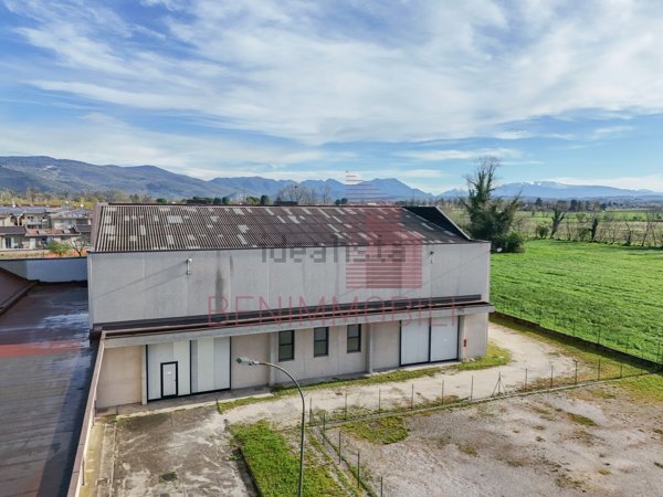 capannone in vendita a Mazzano in zona Molinetto