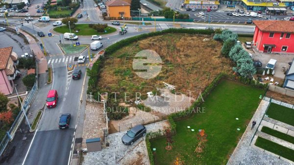 locale commerciale in vendita a Mazzano in zona Molinetto