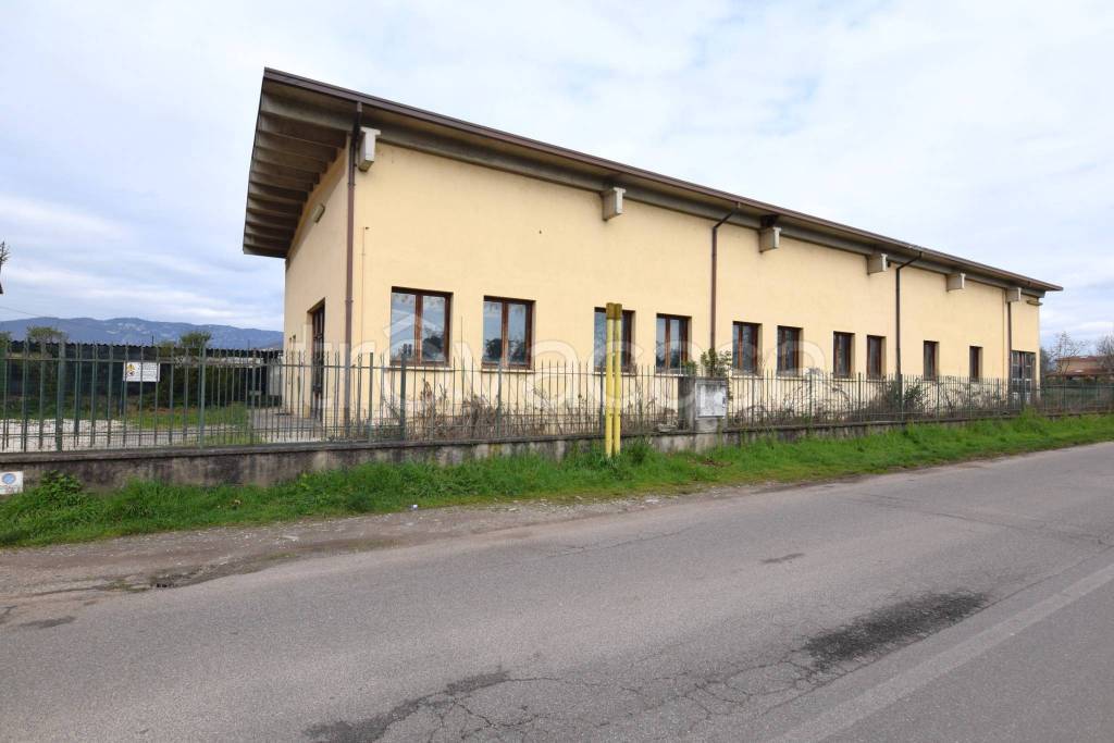 locale commerciale in vendita a Mazzano in zona Ciliverghe