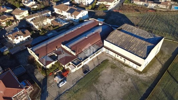 capannone in vendita a Mazzano in zona Molinetto