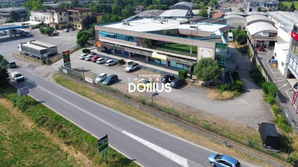 locale commerciale in vendita a Mazzano in zona Molinetto