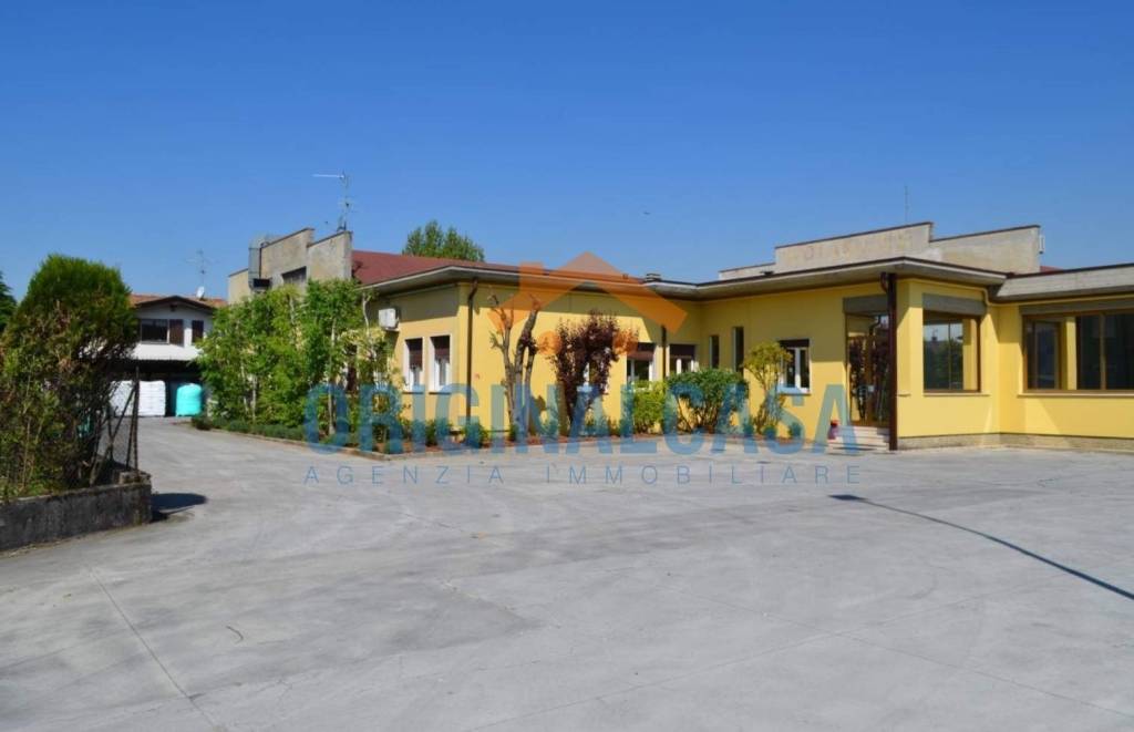 capannone in vendita a Mazzano in zona Molinetto