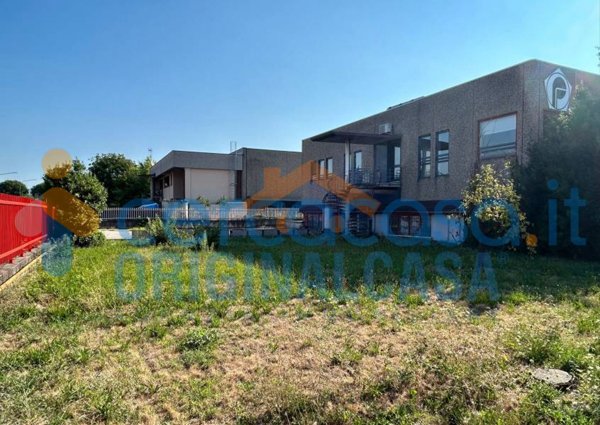 capannone in vendita a Mazzano in zona Molinetto