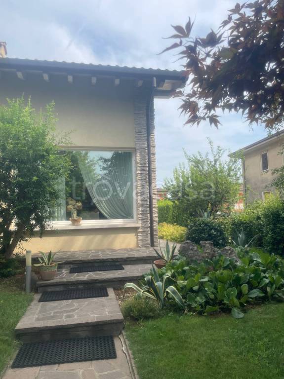 casa indipendente in vendita a Mazzano in zona Molinetto