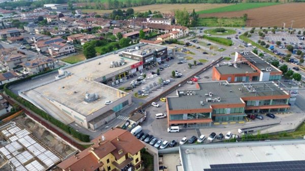 negozio in vendita a Mazzano in zona Molinetto