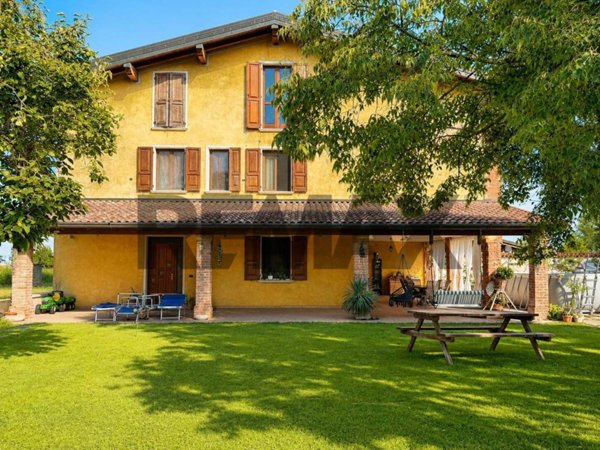 casale in vendita a Mazzano