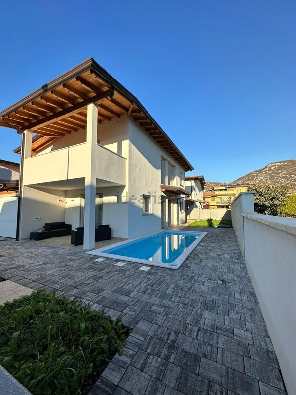casa indipendente in vendita a Mazzano in zona Molinetto