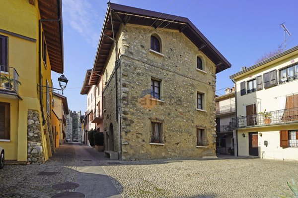 villa in vendita a Moniga del Garda