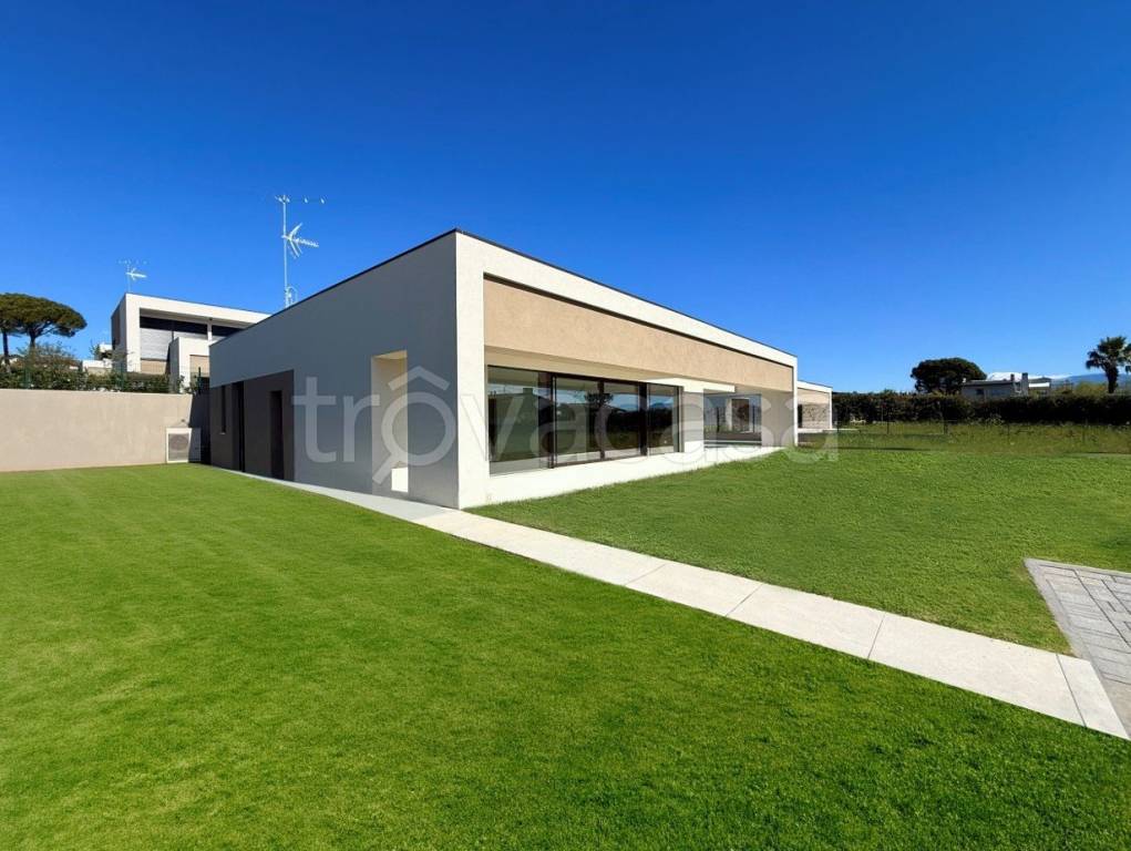 casa indipendente in vendita a Moniga del Garda