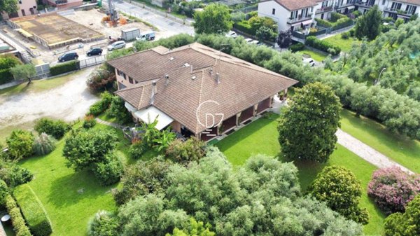 casa indipendente in vendita a Moniga del Garda