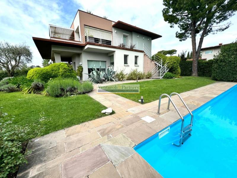 casa indipendente in vendita a Moniga del Garda
