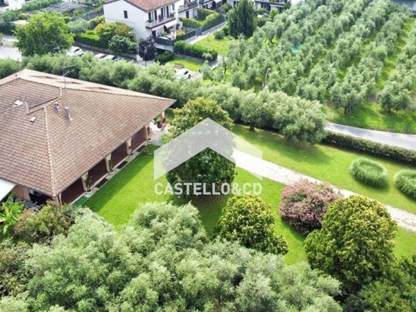 casa indipendente in vendita a Moniga del Garda