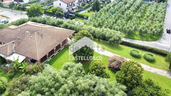 casa indipendente in vendita a Moniga del Garda