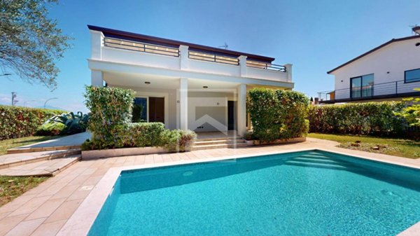 casa indipendente in vendita a Moniga del Garda