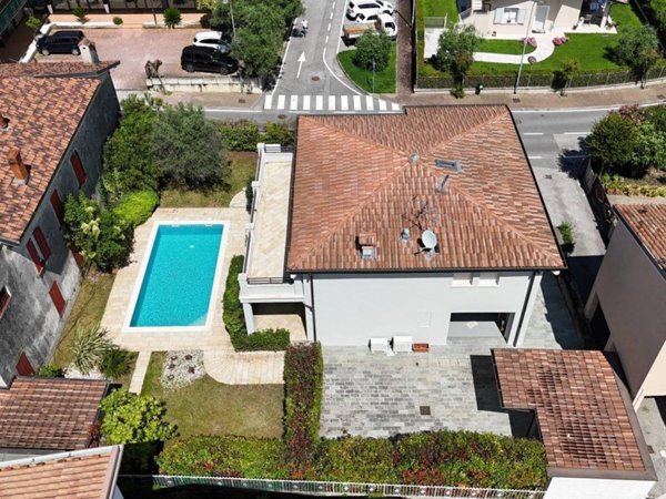 casa indipendente in vendita a Moniga del Garda