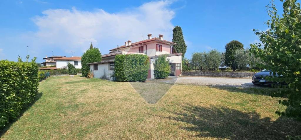 casa indipendente in vendita a Moniga del Garda