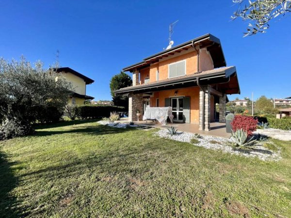 casa indipendente in vendita a Moniga del Garda