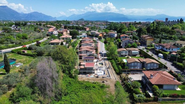 casa indipendente in vendita a Moniga del Garda