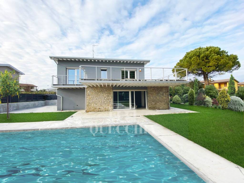 casa indipendente in vendita a Moniga del Garda