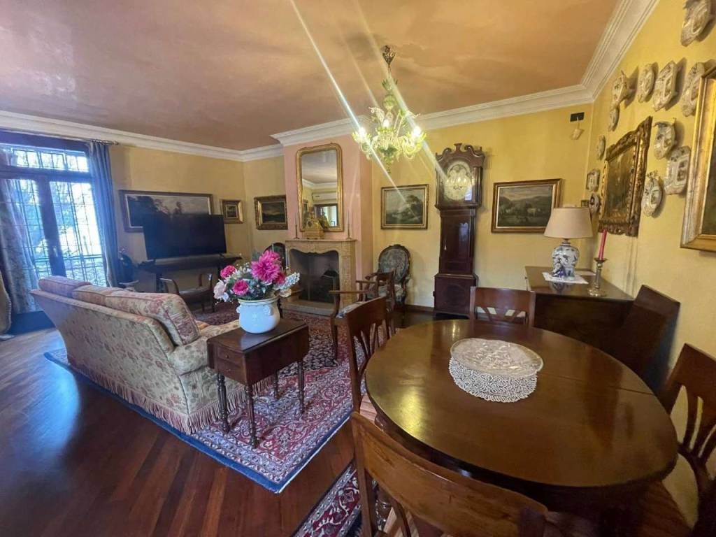 casa indipendente in vendita a Moniga del Garda