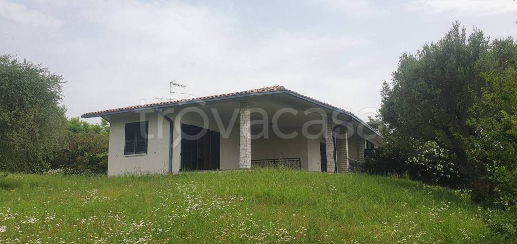 casa indipendente in vendita a Moniga del Garda