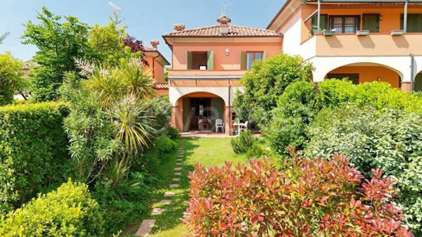 casa indipendente in vendita a Moniga del Garda