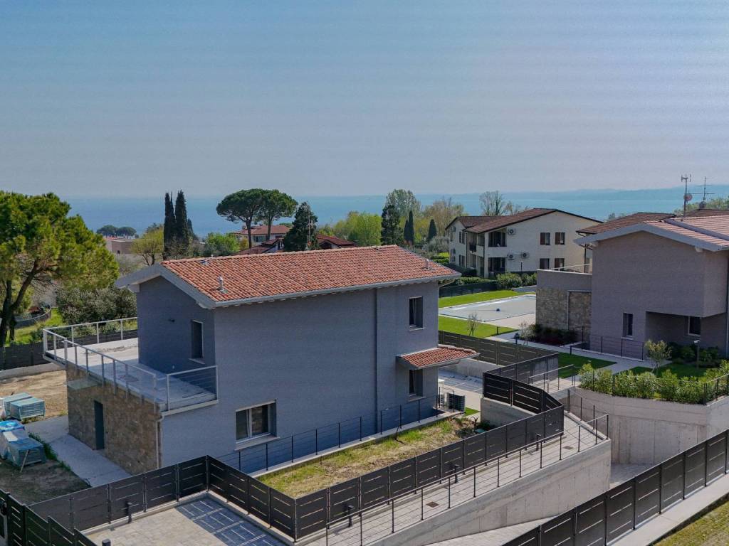 casa indipendente in vendita a Moniga del Garda