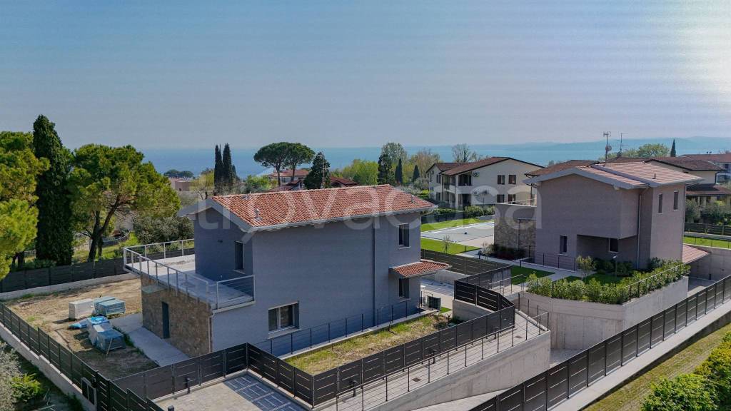 casa indipendente in vendita a Moniga del Garda