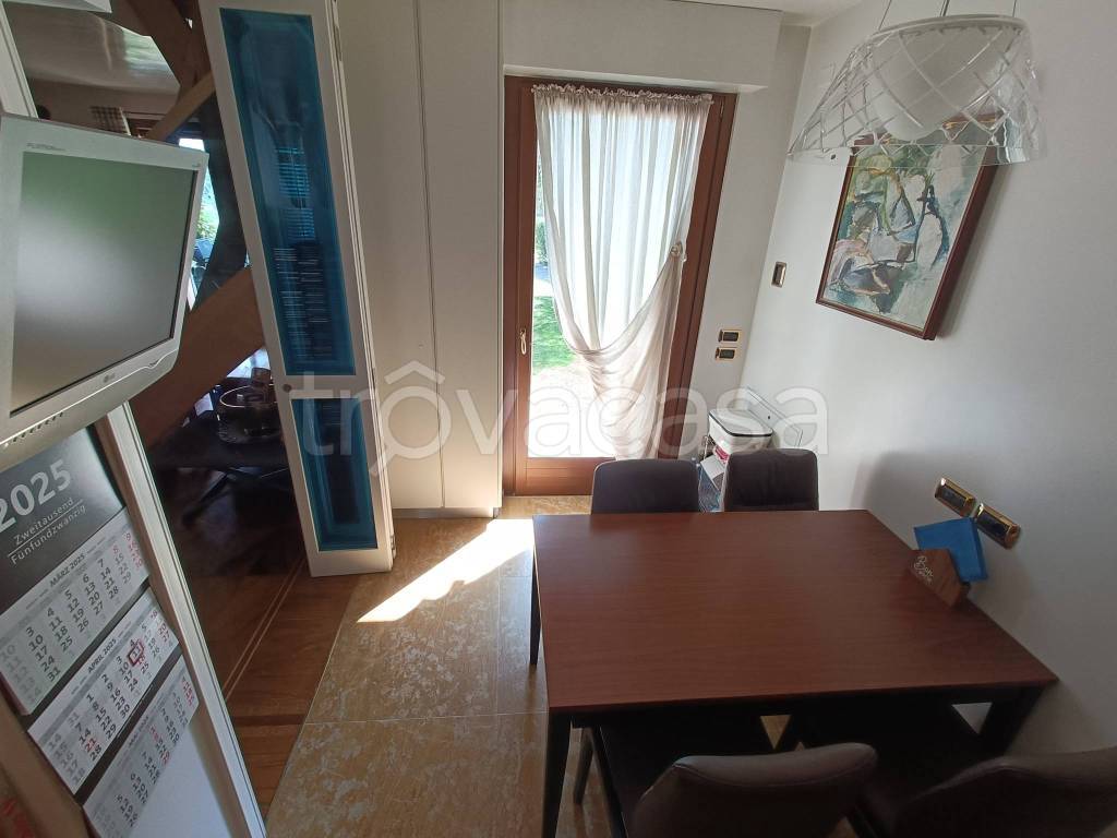 casa indipendente in vendita a Moniga del Garda