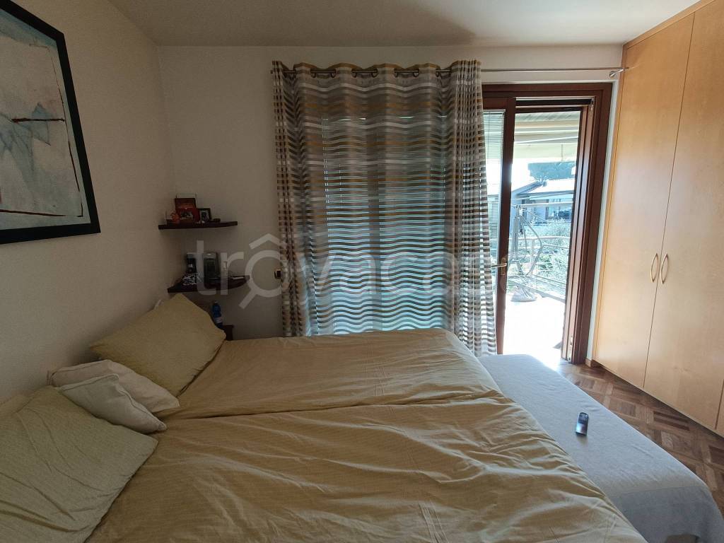 casa indipendente in vendita a Moniga del Garda