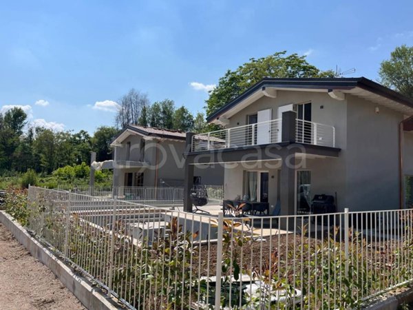 casa indipendente in vendita a Moniga del Garda