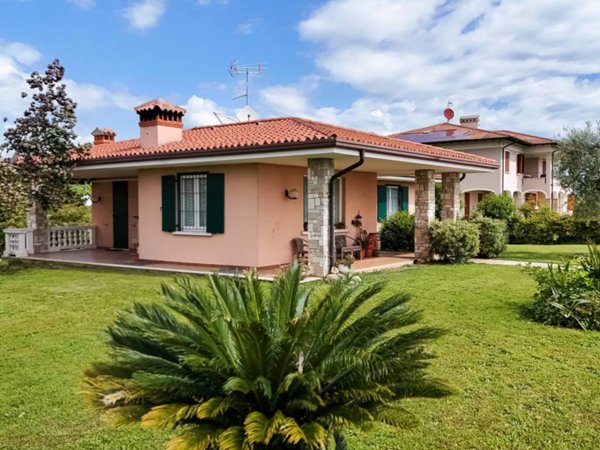casa indipendente in vendita a Moniga del Garda