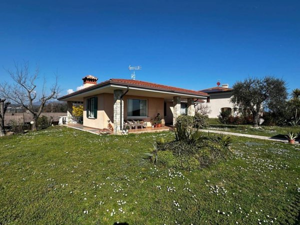 casa indipendente in vendita a Moniga del Garda