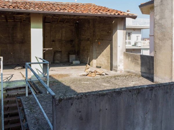 casa indipendente in vendita a Moniga del Garda