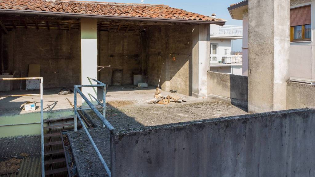 casa indipendente in vendita a Moniga del Garda