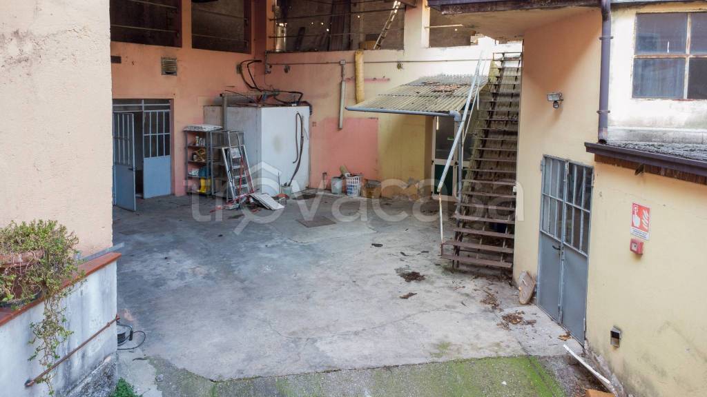 casa indipendente in vendita a Moniga del Garda