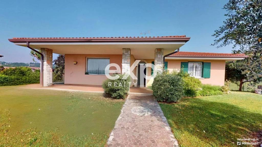 casa indipendente in vendita a Moniga del Garda