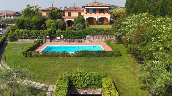 casa indipendente in vendita a Moniga del Garda