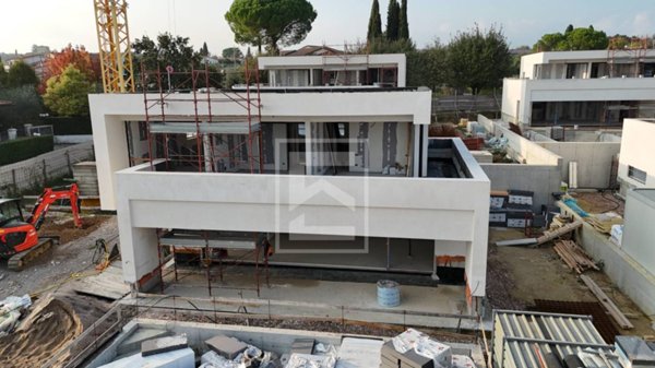 casa indipendente in vendita a Moniga del Garda