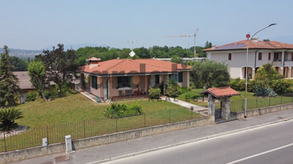 casa indipendente in vendita a Moniga del Garda
