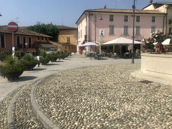 casa indipendente in vendita a Moniga del Garda