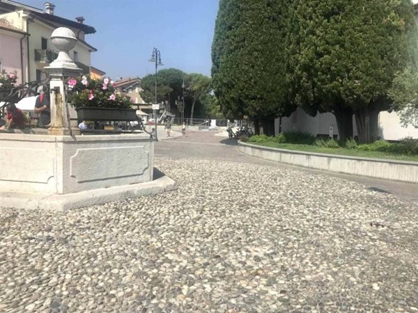 casa indipendente in vendita a Moniga del Garda