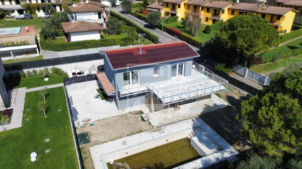 casa indipendente in vendita a Moniga del Garda