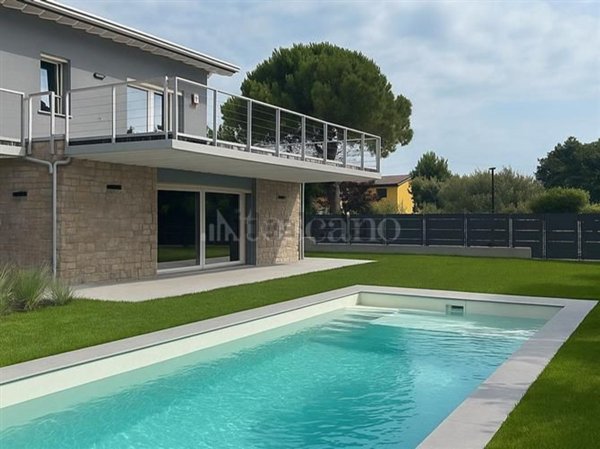 casa indipendente in vendita a Moniga del Garda