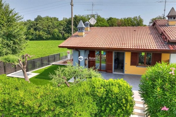 casa indipendente in vendita a Moniga del Garda
