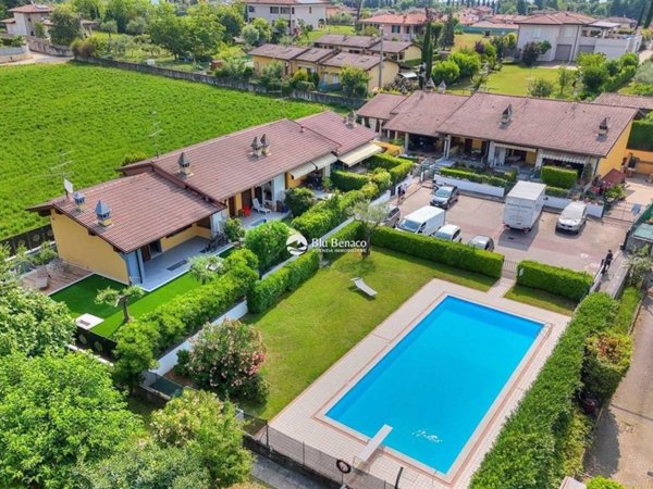 casa indipendente in vendita a Moniga del Garda
