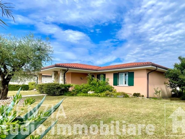 casa indipendente in vendita a Moniga del Garda
