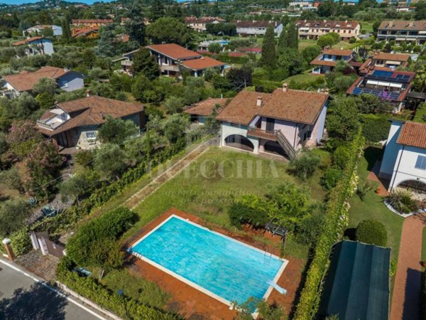 casa indipendente in vendita a Moniga del Garda